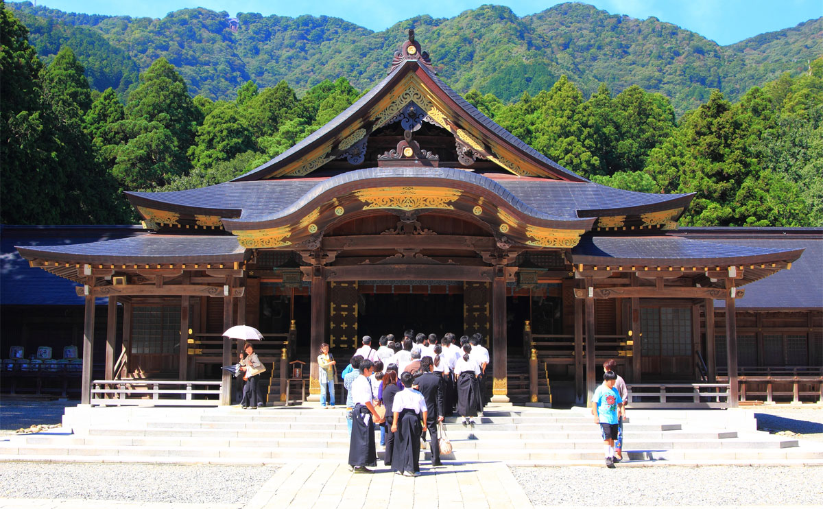 彌彦神社（新潟県）